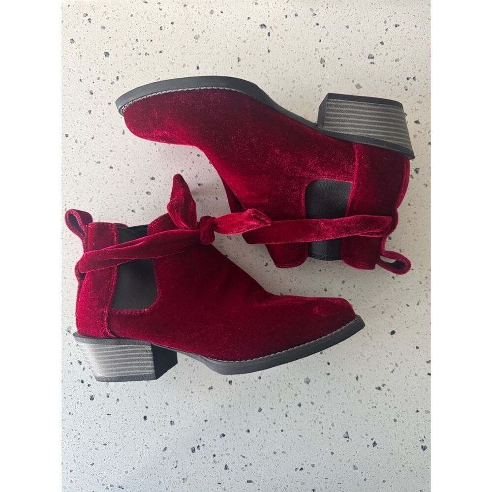 Justin Textile Velvet knot Ankle Boots Red Wine Western Cowgirl Size 8.5 EUC - Picture 4 of 12